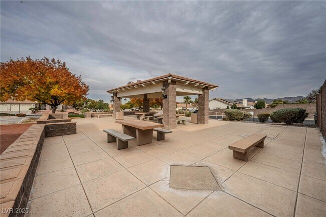 Building Photo - 921 San Bruno Ave