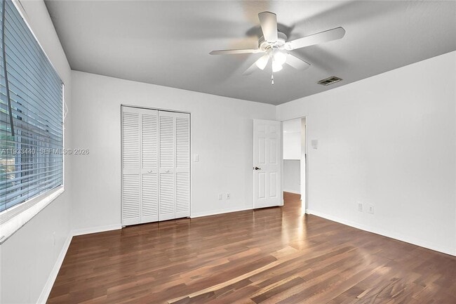 Building Photo - 1046 Satinleaf St