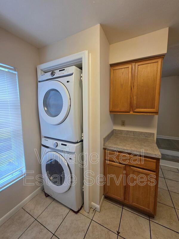 Building Photo - 5194 Sunridge Palms Dr