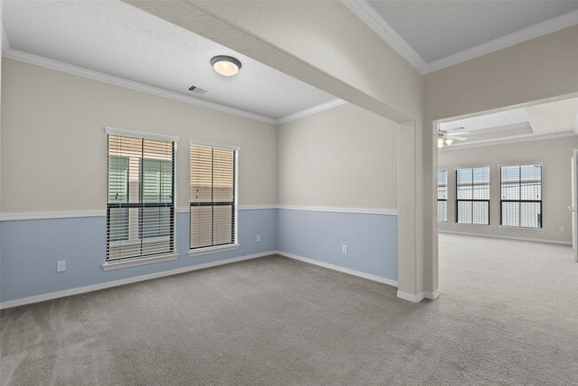 Building Photo - 2919 Royal Oaks Grove