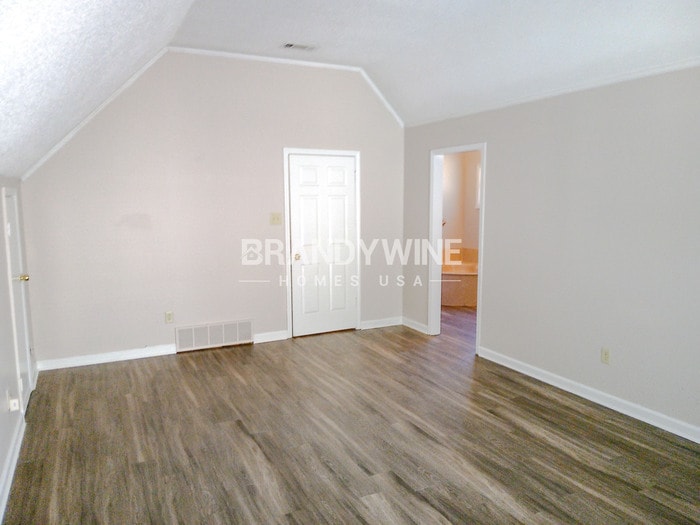 Building Photo - 4454 Mayo Ave