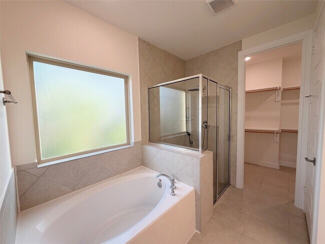 Building Photo - 8611 Oakdale Blf Ct