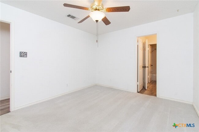 Building Photo - 524 Neches St