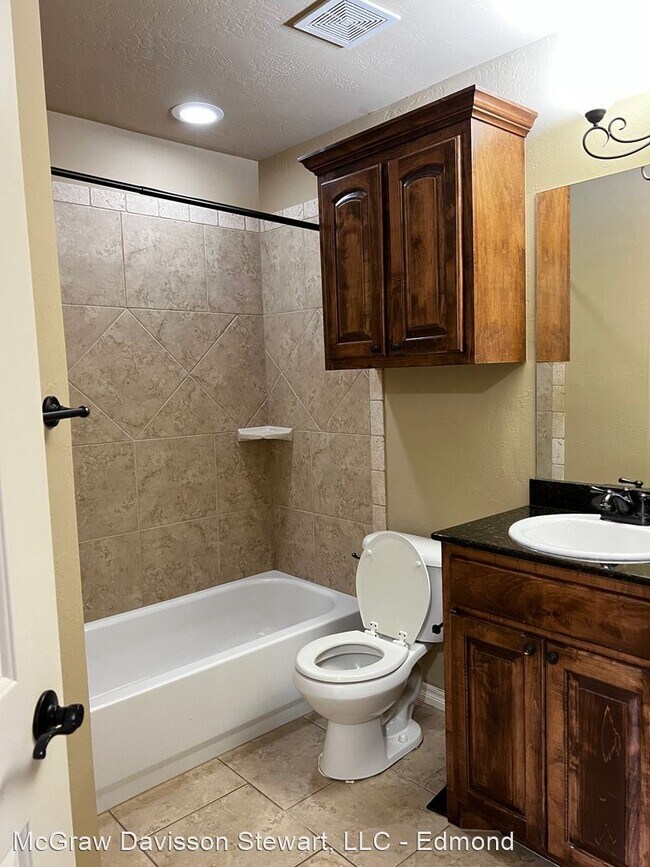 Building Photo - 3 br, 2 bath House - 1625 Savannah Lane