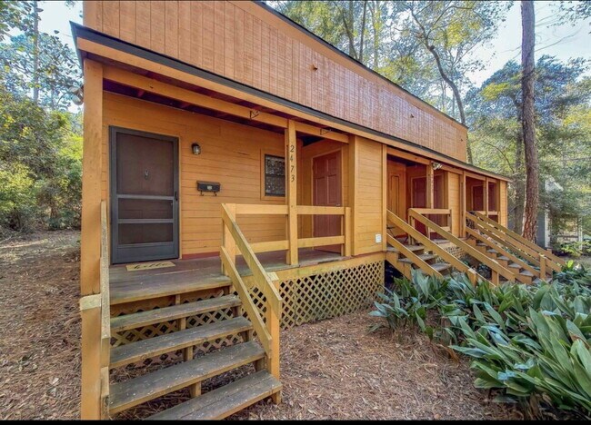Building Photo - Spacious 1BR Retreat Near FSU & TCC – Vaulted Ceilings, BRAND NEW DECK!