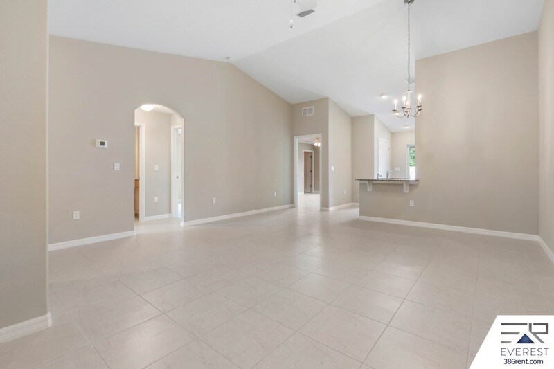 Building Photo - 16 Squanto Pl