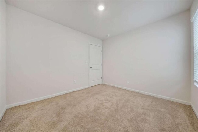 Building Photo - 826 Bentley Dr