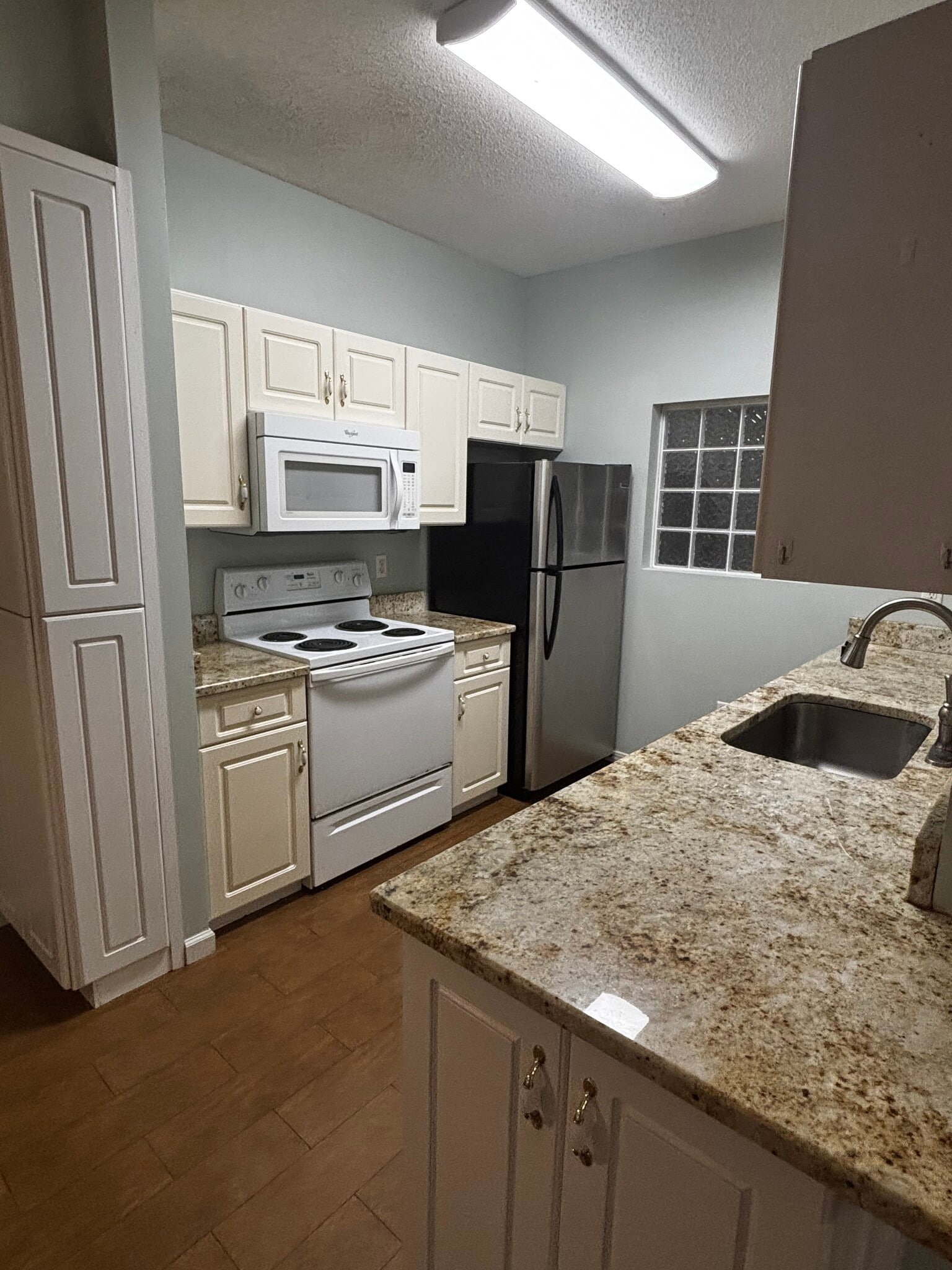 Kitchen - 1501 Partin Dr N