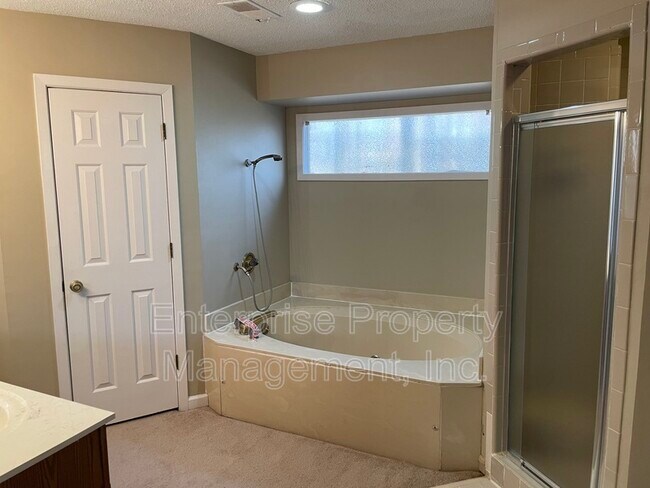 Building Photo - 384 Sherburne Cove