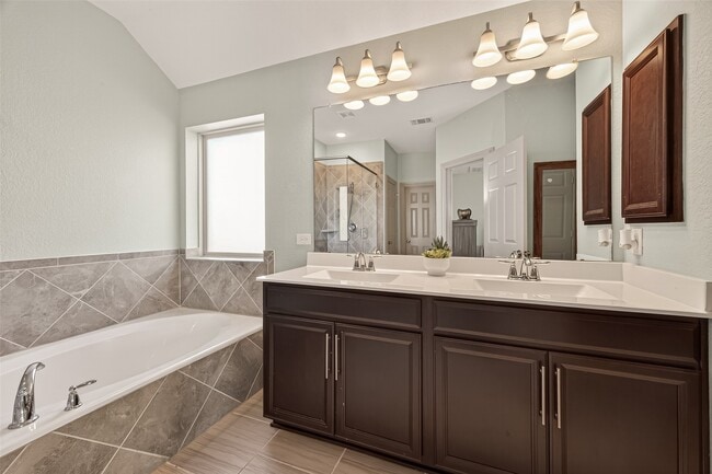 Building Photo - 9743 Birdsnest Ct