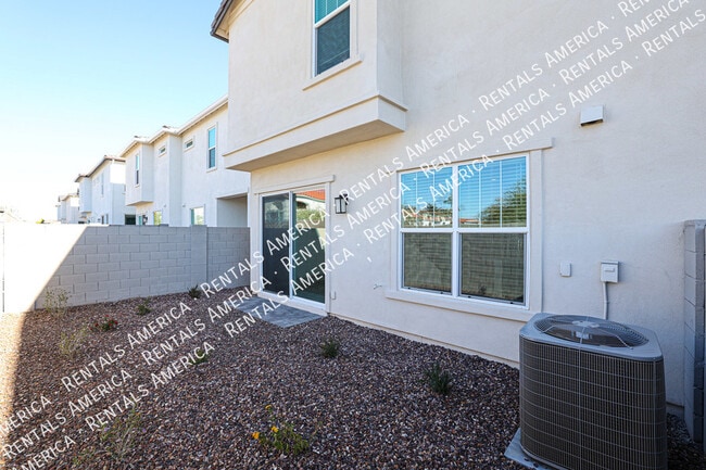 Building Photo - Desirable Community of Arabella