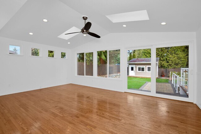 Building Photo - 12642 NE 73rd St