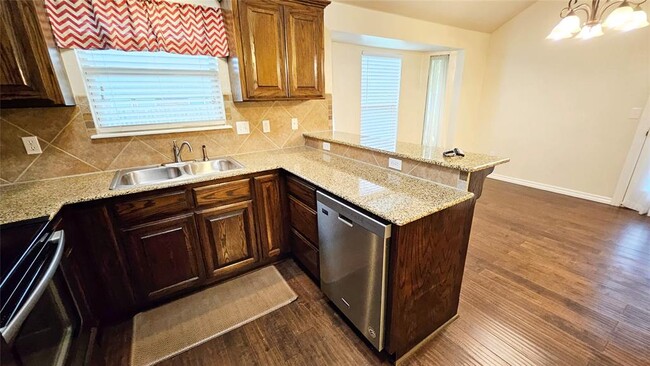 Building Photo - 811 Dogwood Ct
