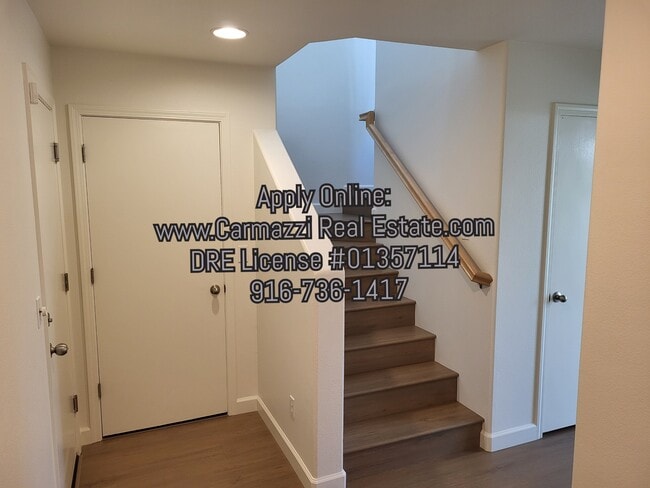 Building Photo - 3920 E Commerce Way