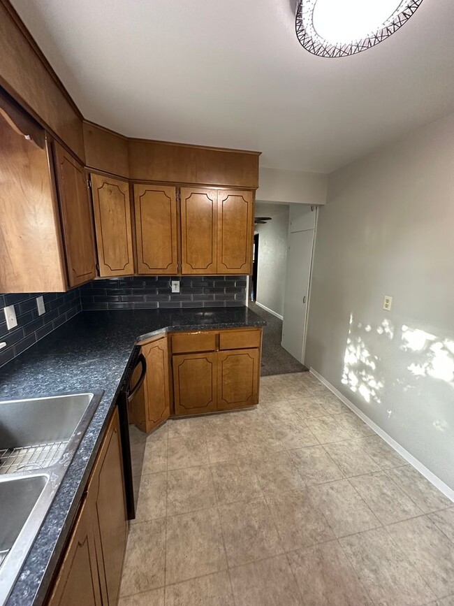 Building Photo - Great location in Meridian for this 3 bedr...