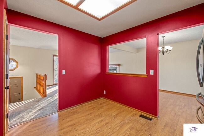 Building Photo - WELCOME HOME!