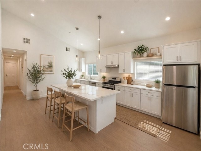 Building Photo - 9132 Balcom Ave