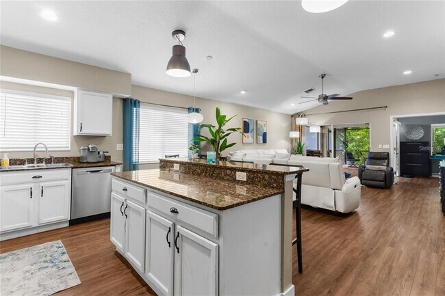 Building Photo - 25354 Geddy Dr