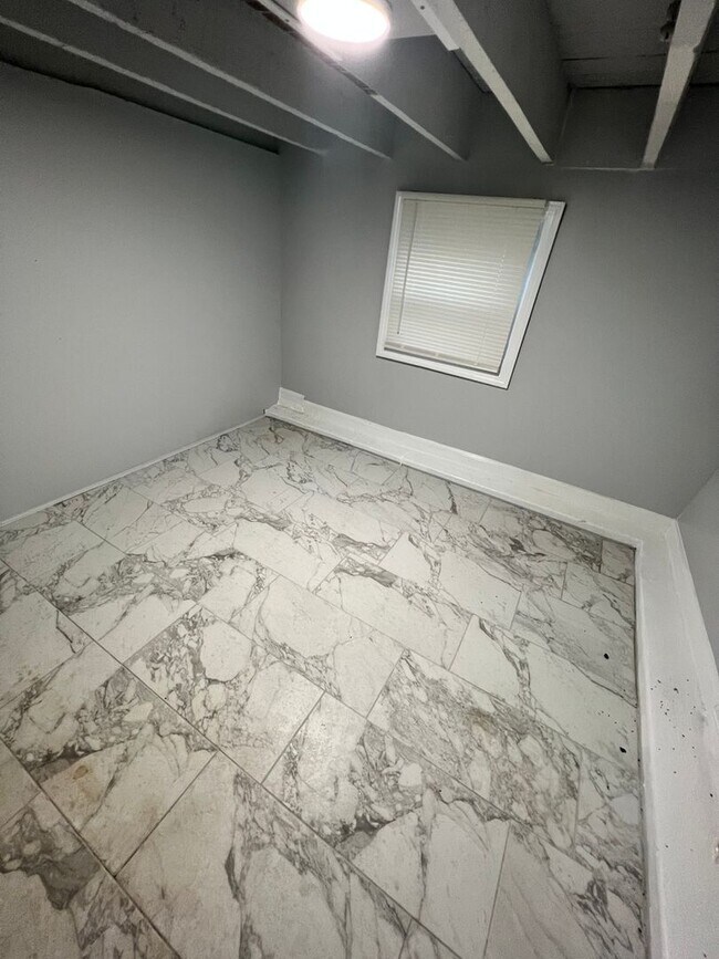 Building Photo - 6508 Winchester Ave