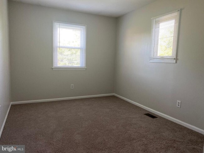 Building Photo - 4001 Brandywine Ct