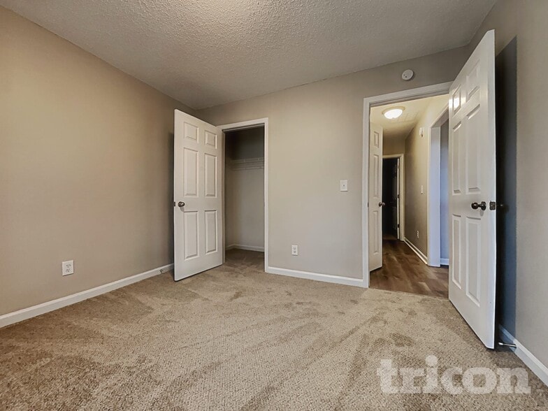 Building Photo - 1607 Amalie Dr