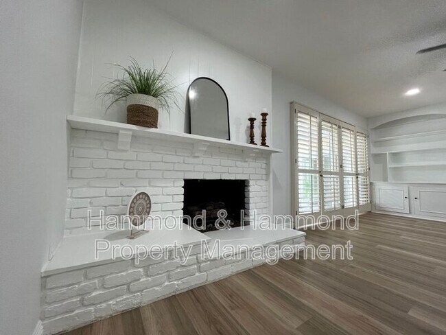 Building Photo - 17115 Bircher St