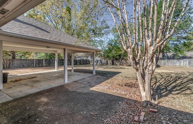 Building Photo - 3/2 Available NOW in Madison Co. School Di...