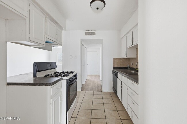 Building Photo - 8408 Reindeer Ave