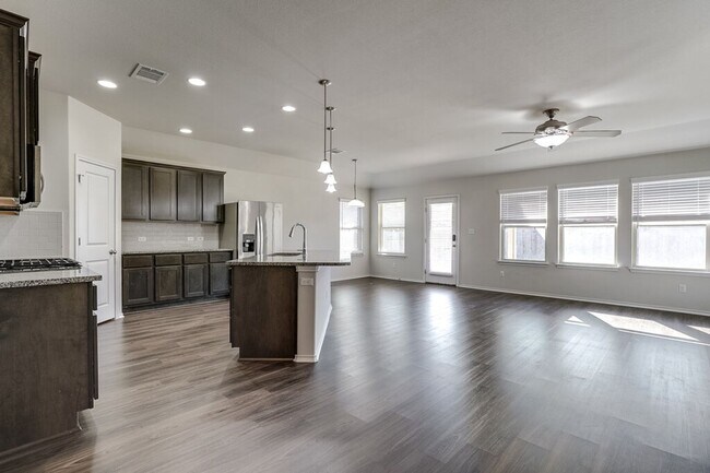 Building Photo - 3401 Pauling Loop