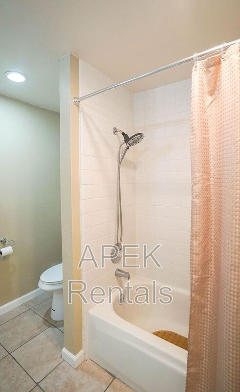 Building Photo - 68368 Calle Leon