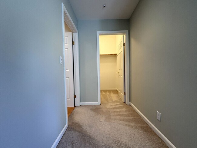 Building Photo - Spacious 3BR + Office | 2,150 SF | 2-Car Garage | Prime Menlo Park