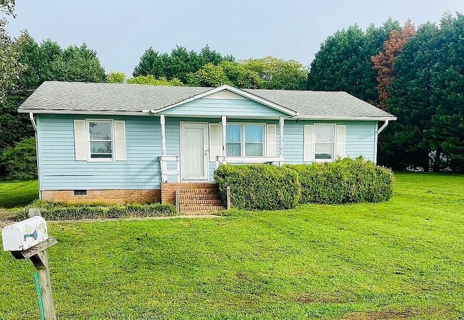 Primary Photo - 223 Bob Gray Rd