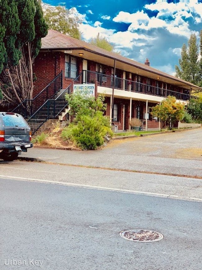 Primary Photo - 3057 63rd Ave SW