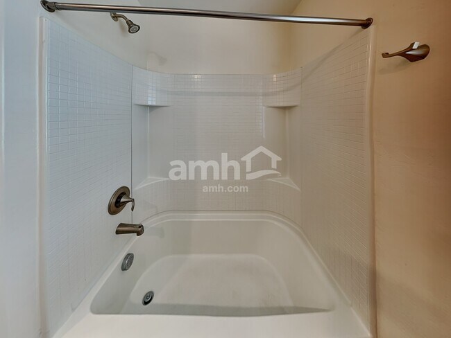 Building Photo - 5957 W Larkspur Dr