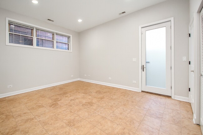 Building Photo - 3440 N Elston Ave