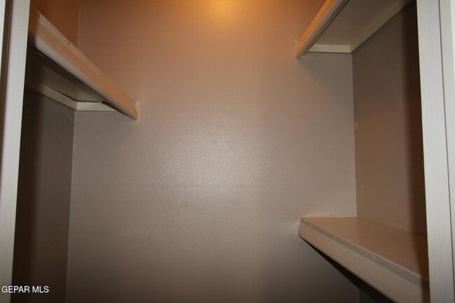 Building Photo - 10711 Ivanhoe Dr
