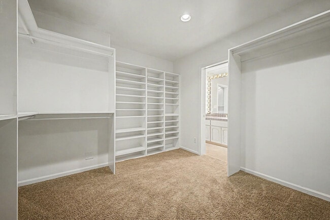 Building Photo - 8407 E Del Camino Dr