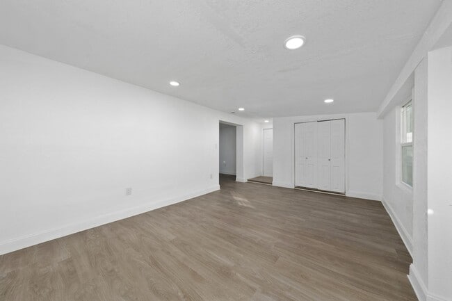 Building Photo - Completely Renovated 4/2 Home on a Corner Lot in the SODO Area of Orlando
