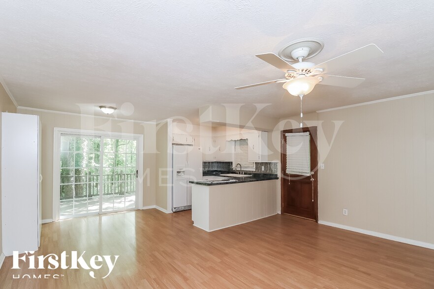 Building Photo - 3082 Lake Ranch Dr