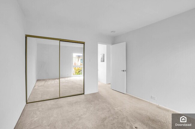 Building Photo - 5218 Admiralty Ln