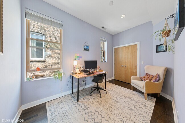 Building Photo - 1134 N Wolcott Ave