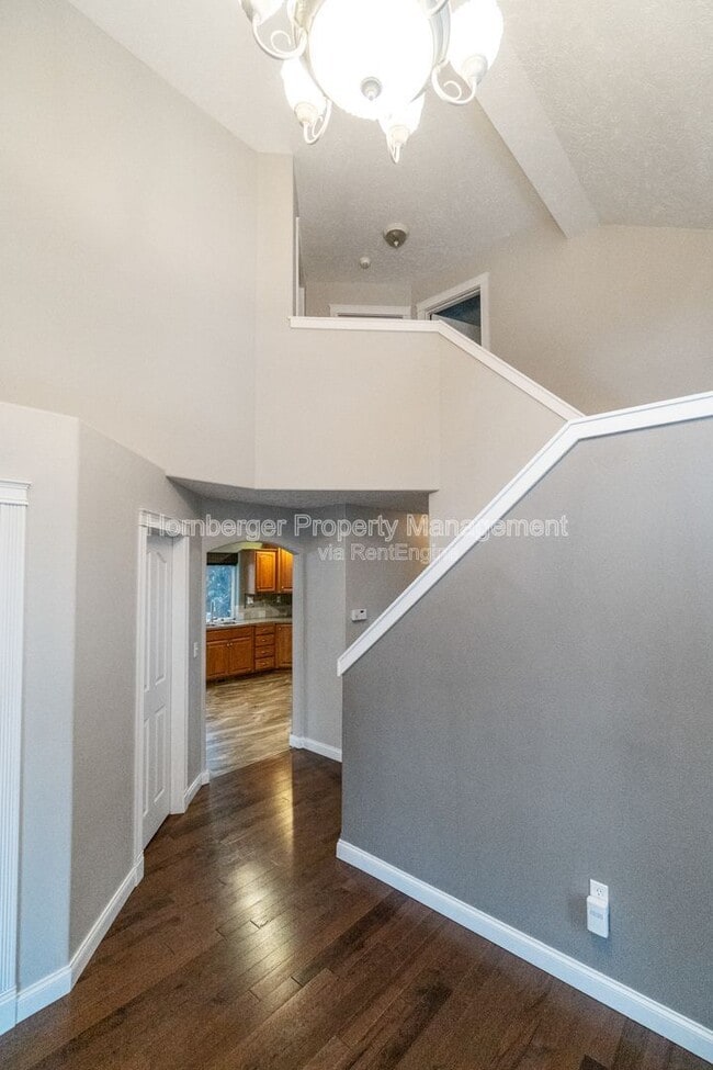 Building Photo - 6415 S Woodland Ct