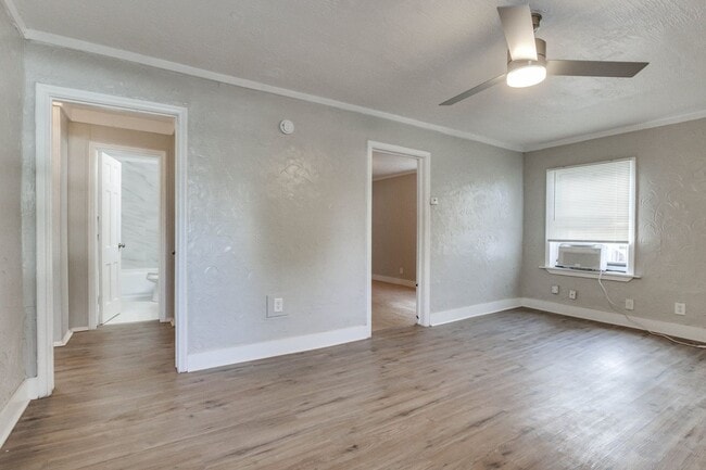 Building Photo - 506 E Curtis Dr