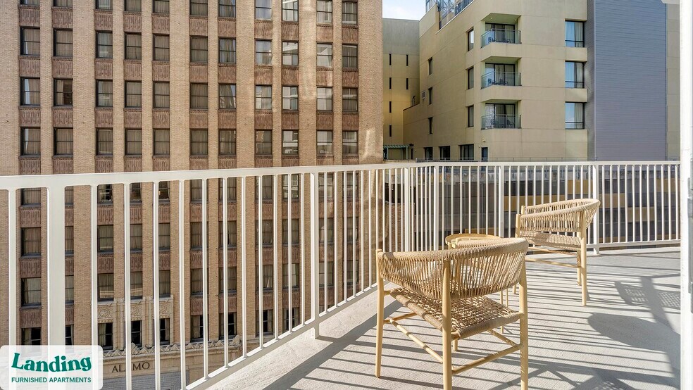 Building Photo - 143 E Commerce St