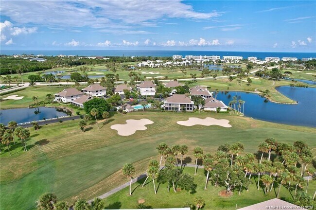 Building Photo - 484 NE Plantation Rd