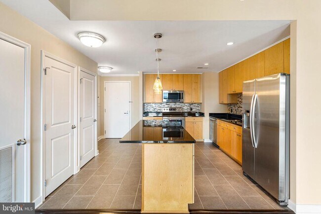 Building Photo - 155 Potomac Passage