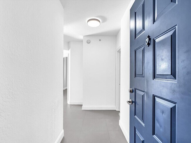 Building Photo - 1830 Radius Dr