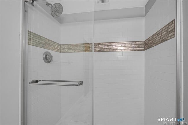 Building Photo - 115 S Main St