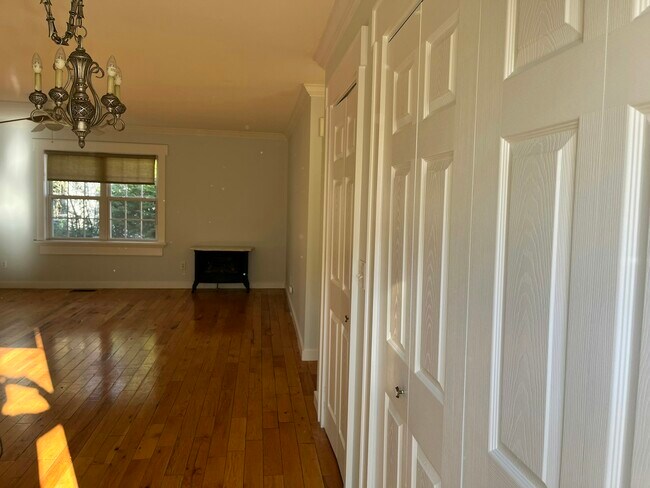 Building Photo - 33 Joyner Ave