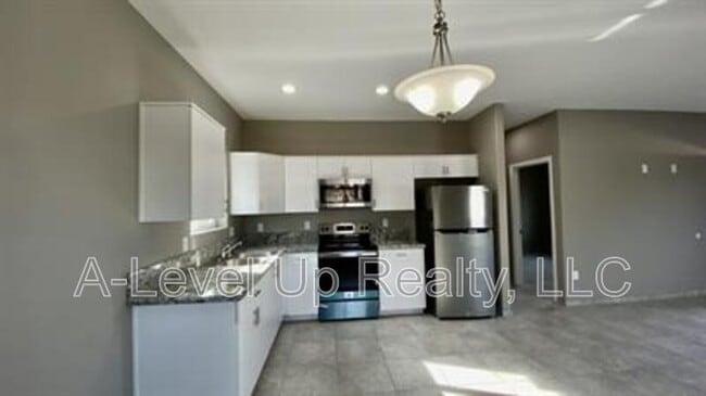 Building Photo - 1506 E 28th St